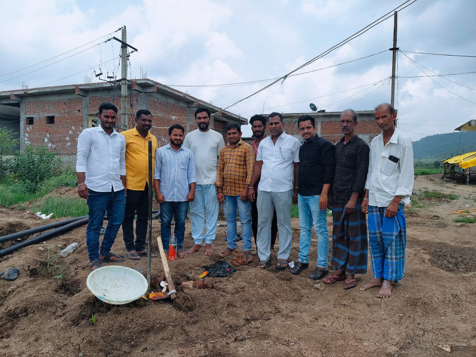 రూప్లా తండాలో డ్రైనేజ్ కి భూమి పూజా..!