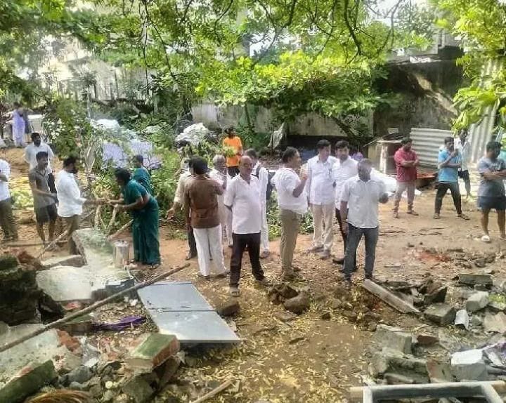 విజయనగరం పట్టణంలో ఆక్రమణలు తొలగింపు