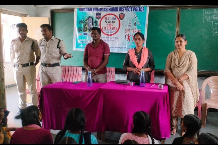 మోడీ విల్లెజ్ కె జీ బి వి లో,షీ టీమ్ ఆధ్వర్యంలో మహిళల భద్రతపై అవగాహన కార్యక్రమం.