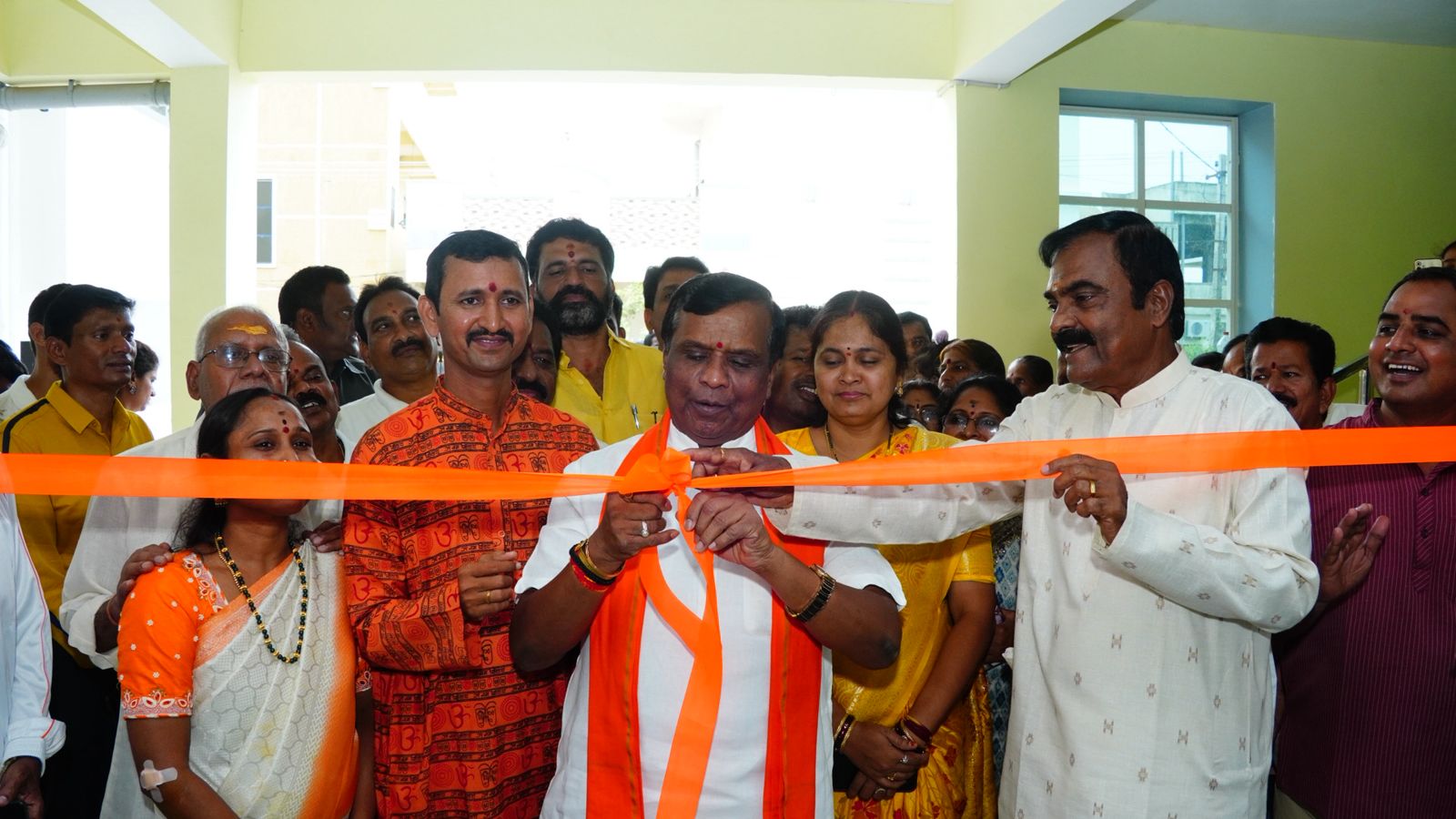 ఆరోగ్య యోగ కేంద్రాన్ని ప్రారంభించిన – అర్బన్ ఎమ్మెల్యే..!