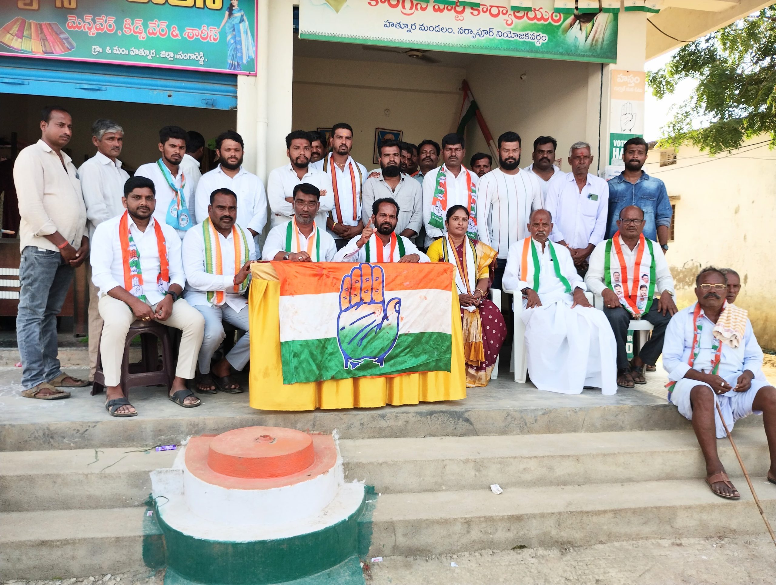 రాజకీయ బిక్ష పెట్టిన కాంగ్రెస్ పార్టీని !విమర్శించే హక్కు సునీత రెడ్డికి లేదు.
