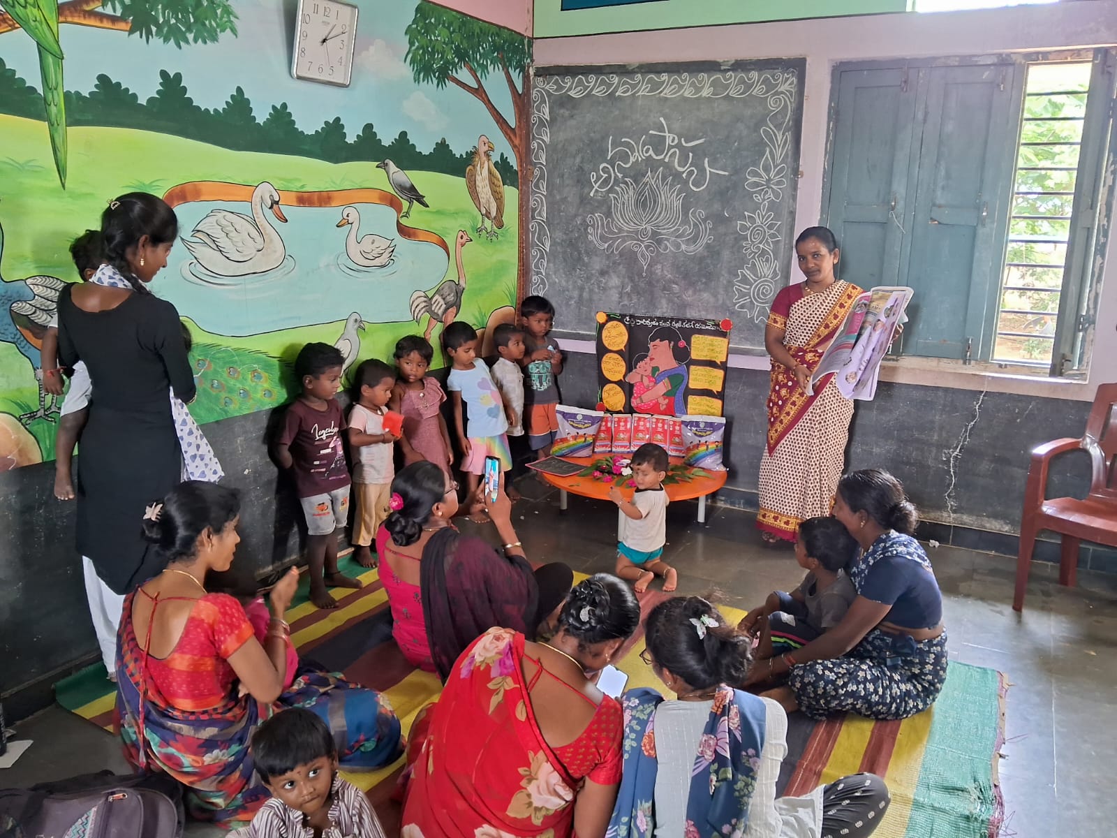 పాములపర్తి విద్యానగర్ కాలనీ అంగన్వాడీ కేంద్రంలో అన్నప్రాసన చేయడం జరిగింది