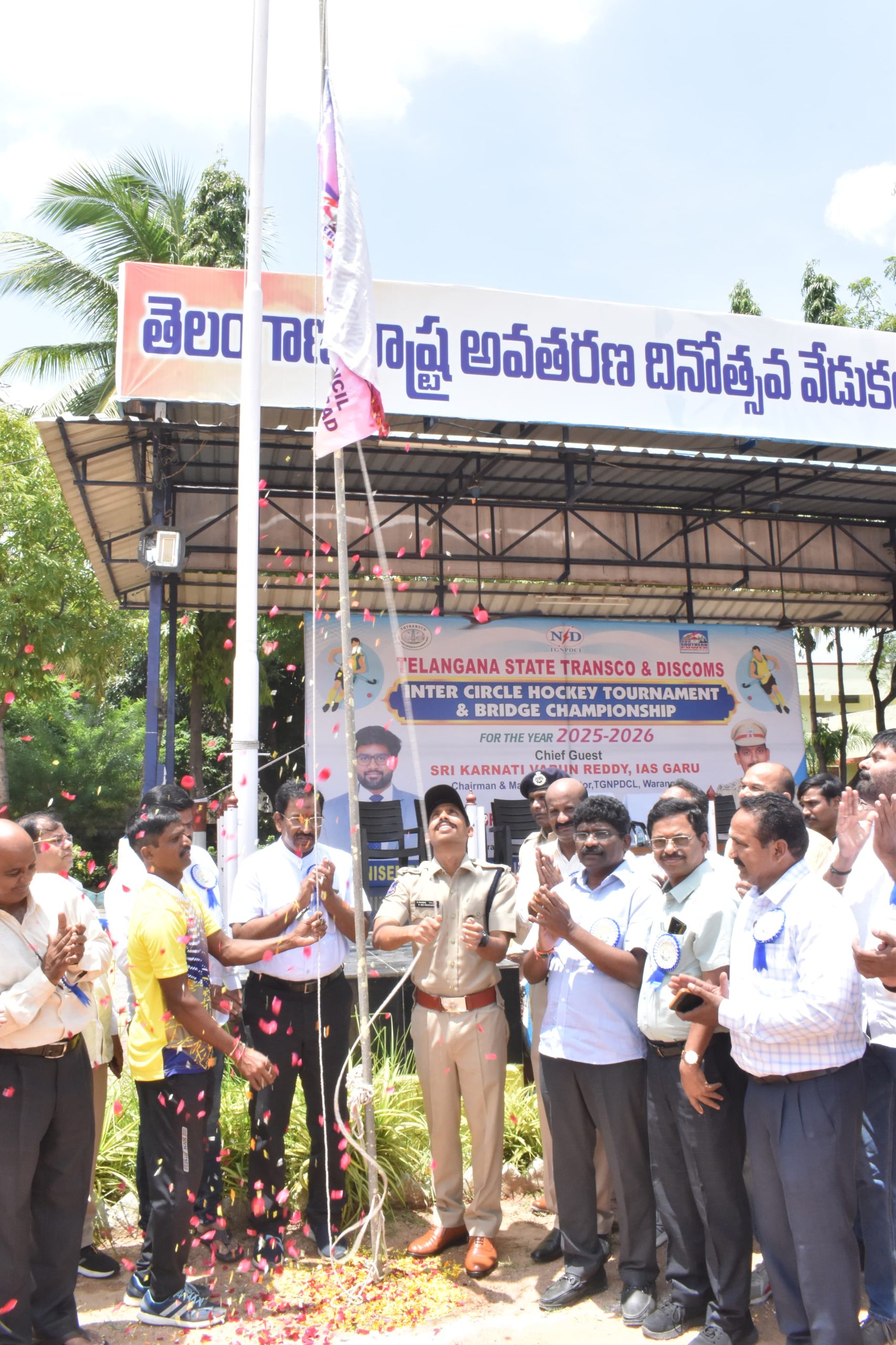 క్రీడా ల వలన మానసిక ఉల్లాసం మరియు శారీరక దారుఢ్యం బాగుంటుంది..!