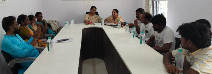 ఏపీఐఐసీకి గల్లీ భూములు బదలాయించాలనే ప్రతిపాదనను విరమించుకోవాలి