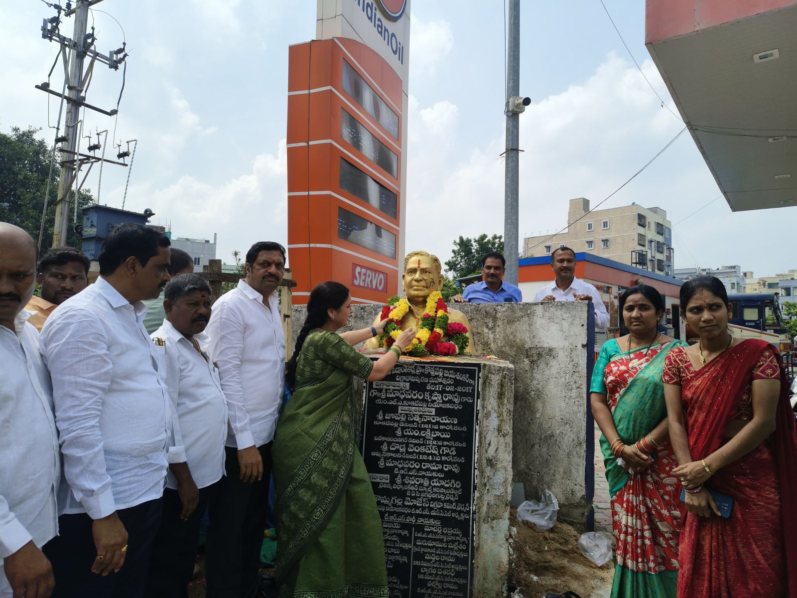 తెలంగాణ ఆత్మకు శతకోటినమస్కారాలుఆయన ఆశయాలే మా మార్గదర్శకం. కార్పొరేటర్ మాధవరం రోజా దేవి రంగారావు