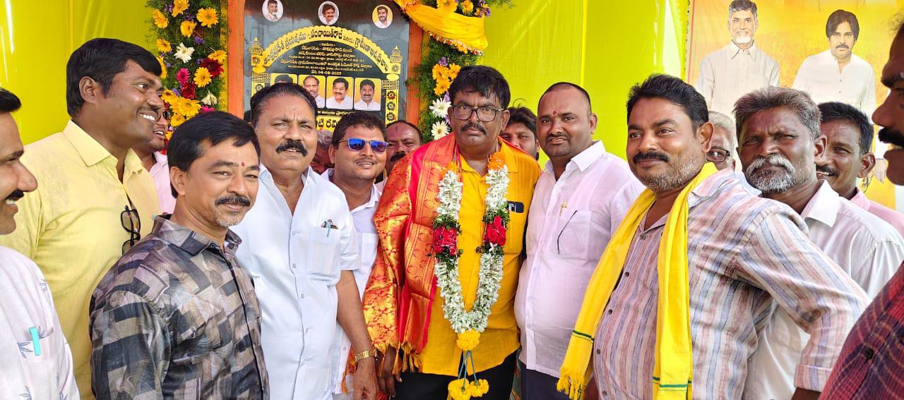 నూతన కంభం మార్కెట్ యార్డ్ చైర్మన్ “పూనూరు”ను కలిసిన యాలం వెంకటేశ్వర్లు