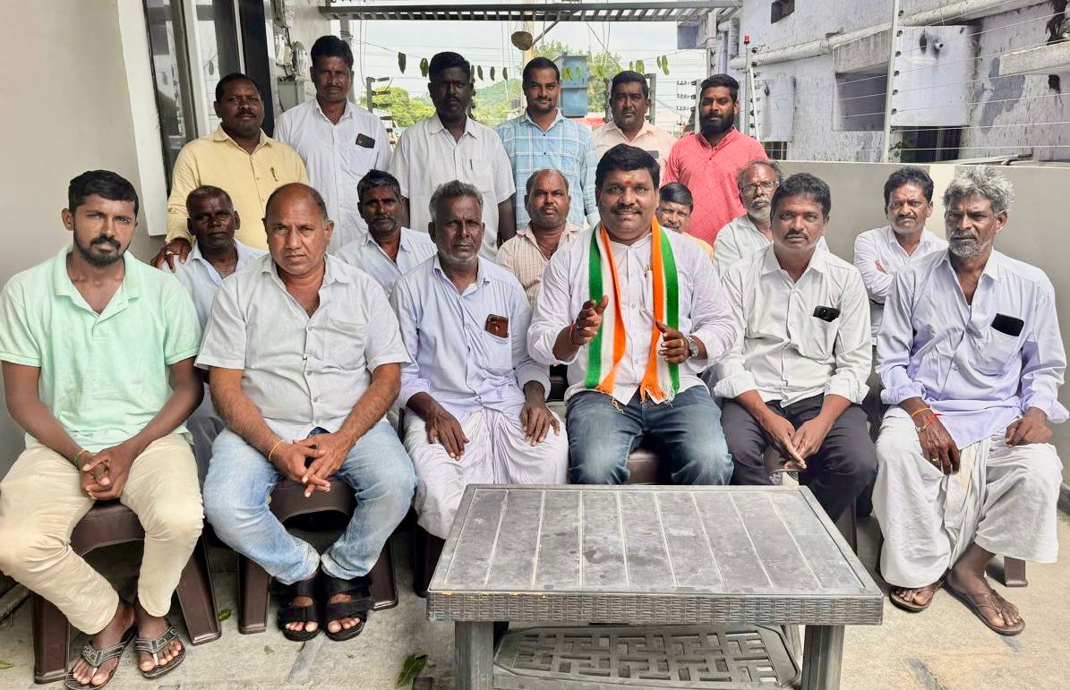 బీసీ లకు 42% రిజర్వేషన్ విద్యా, ఉద్యోగాలలో రాజకీయంగా కల్పించే విధముగా పార్లమెంట్ లో బిల్ ప్రవేశపెట్టి చట్టం తేవాలి
