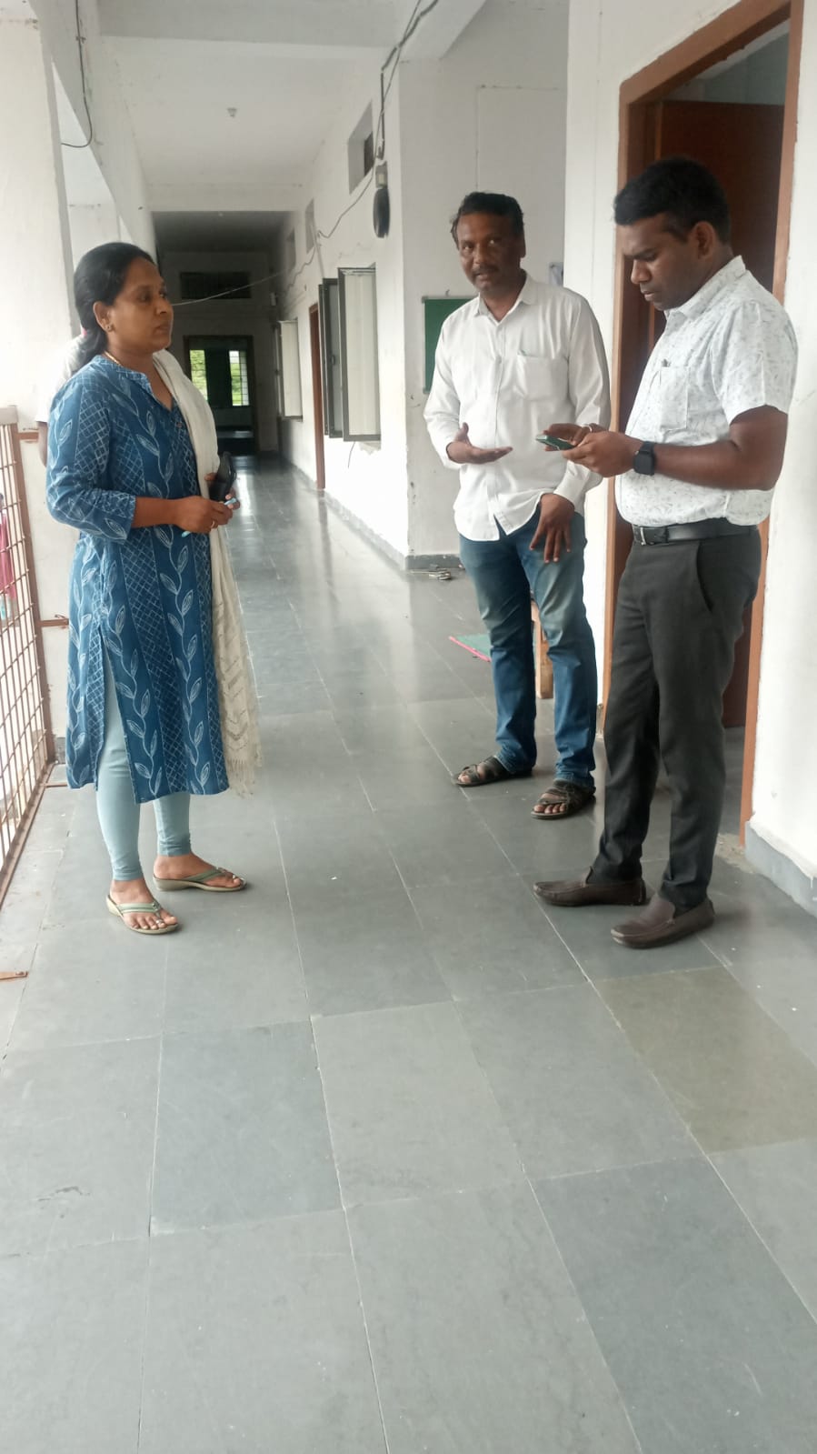 ఏర్గట్ల మండలంలో తనిఖీలు నిర్వహించిన డిఎల్పిఓ శివకృష్ణ