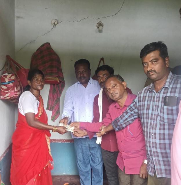 బిచ్కుంద మున్సిపల్ కార్మికుని అంత్యక్రియలకు ఆర్థిక సాయం