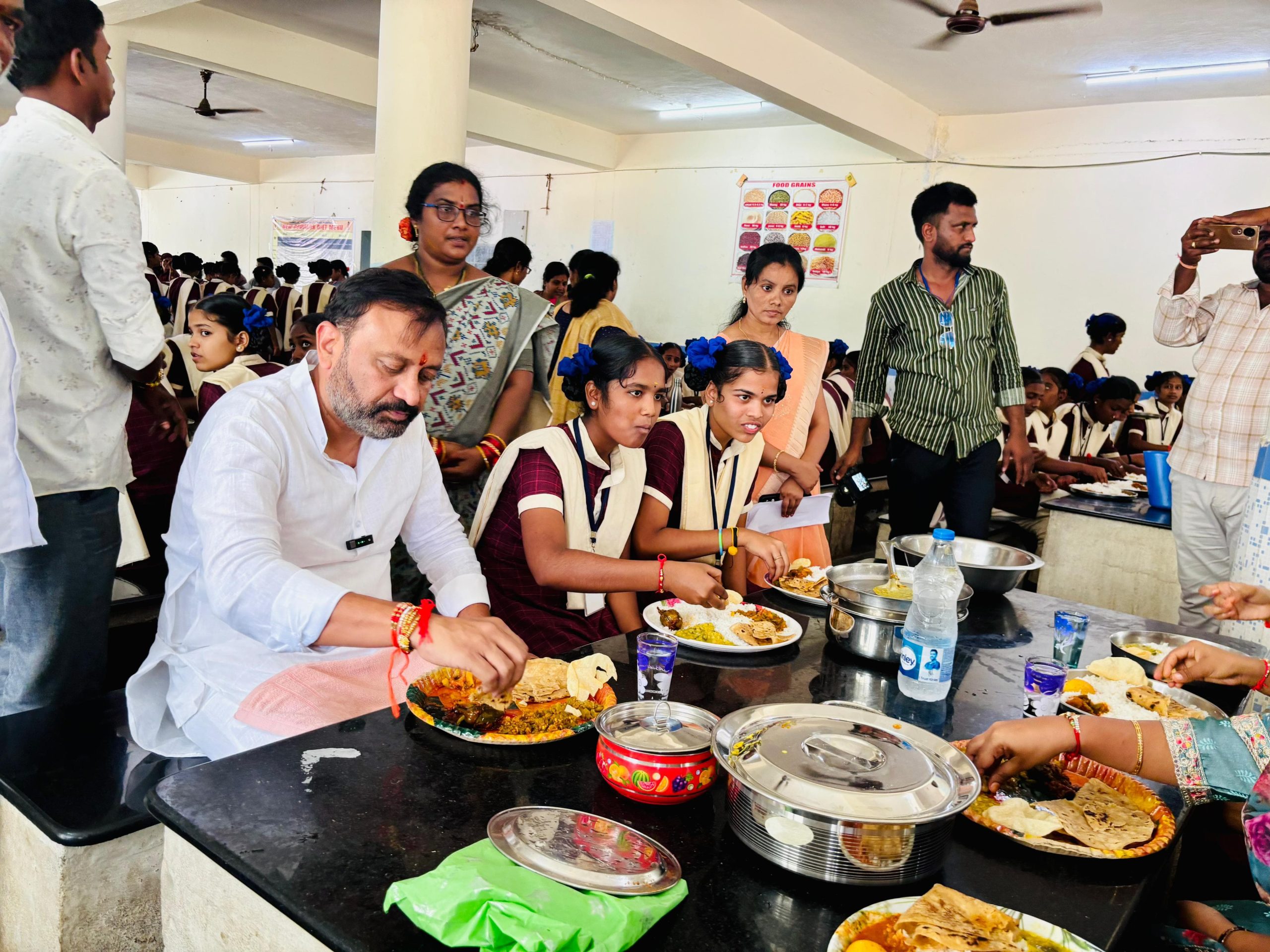 గురుకుల పాఠశాలను సందర్శించిన mla