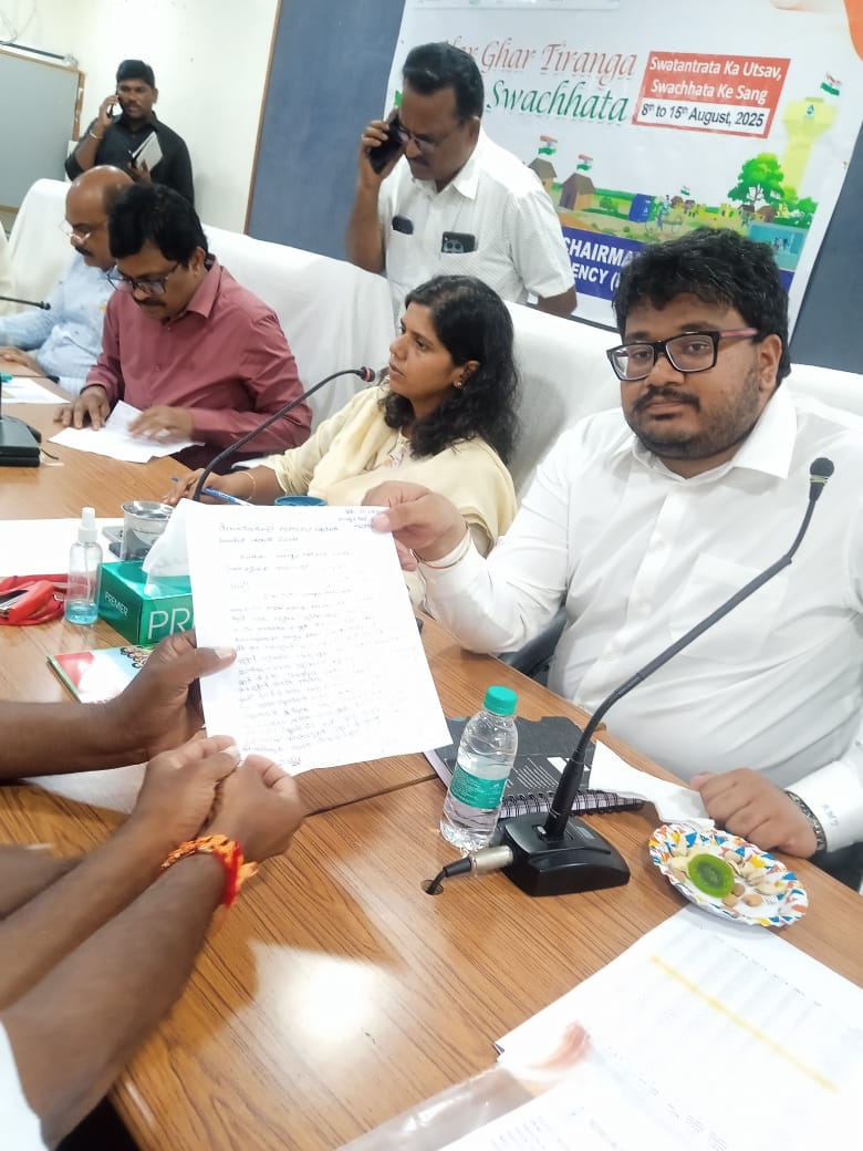 నాగార్జునసాగర్ కెనరా బ్యాంకు శాఖను తరలించవద్దని ప్రజావాణి లో నల్లగొండ కలెక్టర్ కు వినతిపత్రం