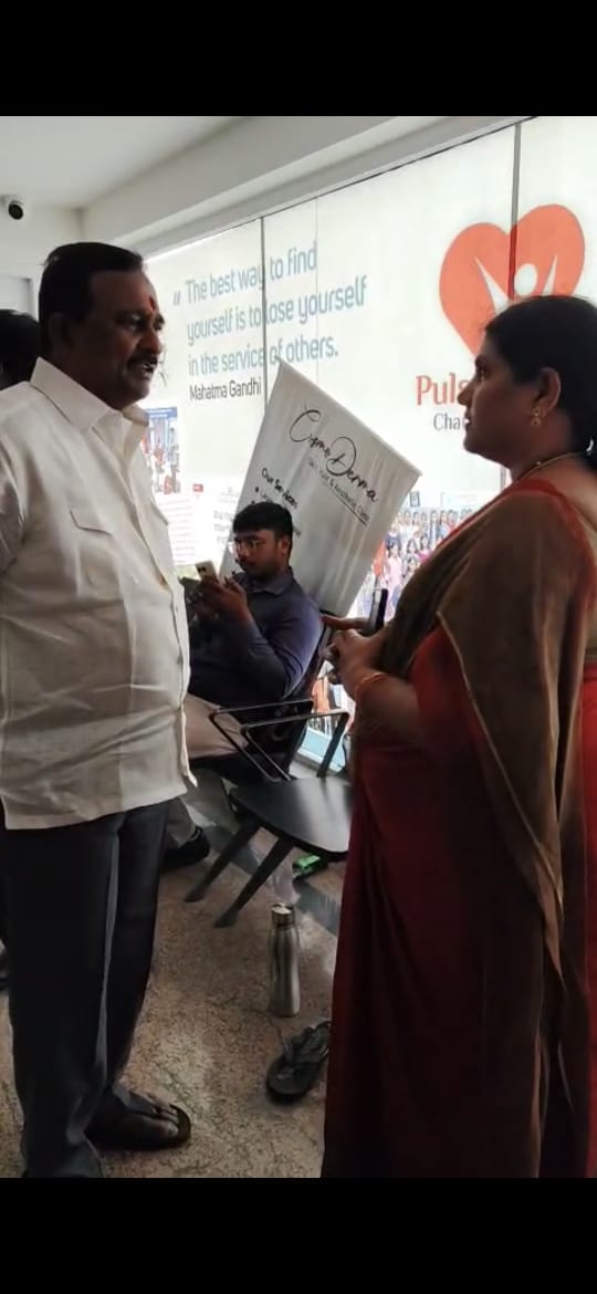గొల్ల కోటి రాజబాబు ని యోగక్షేమాలు తెలుసుకున్న పితాని బాలకృష్ణ