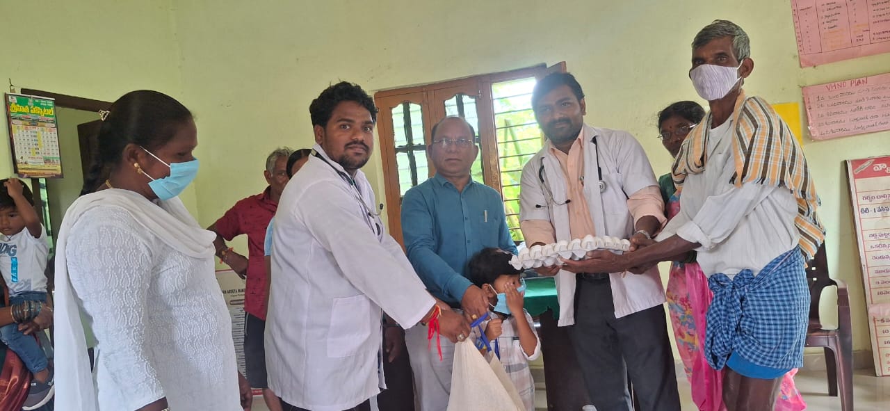 సబ్ సెంటర్ ను సందర్శించిన డి ఎం ఎచ్ ఓ అప్పయ్య