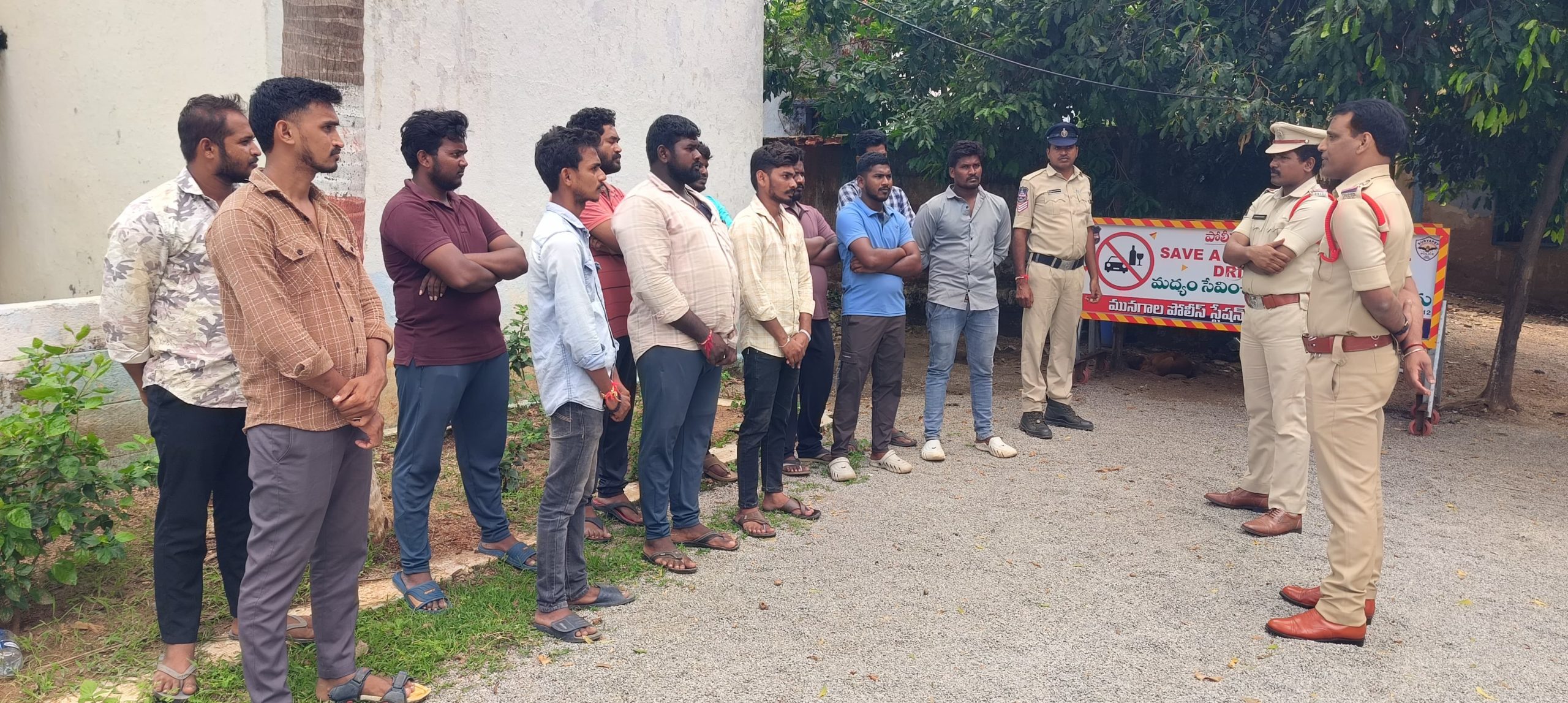 మునగాల మండలం డి జె ఓనర్స్ తహసీల్దార్ వద్ద 5 లక్షల రూపాయలు ఒక సంవత్సర కాలానికి బౌండ్ ఓవర్.