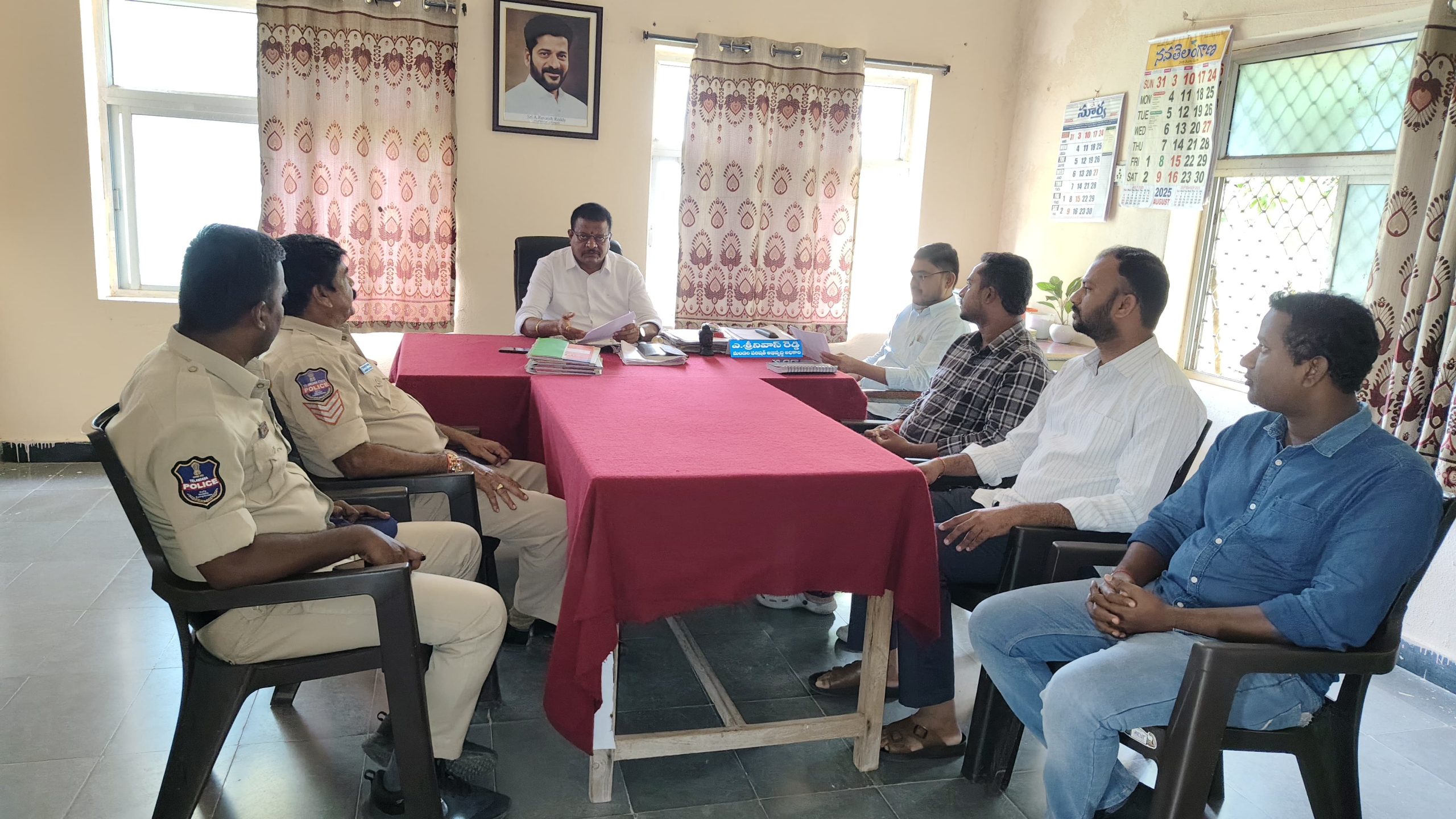 భారీ వర్షల దృష్ట్యా మండల ప్రజలు అప్రమంతంగా ఉండాలి ఎంపిడివో.