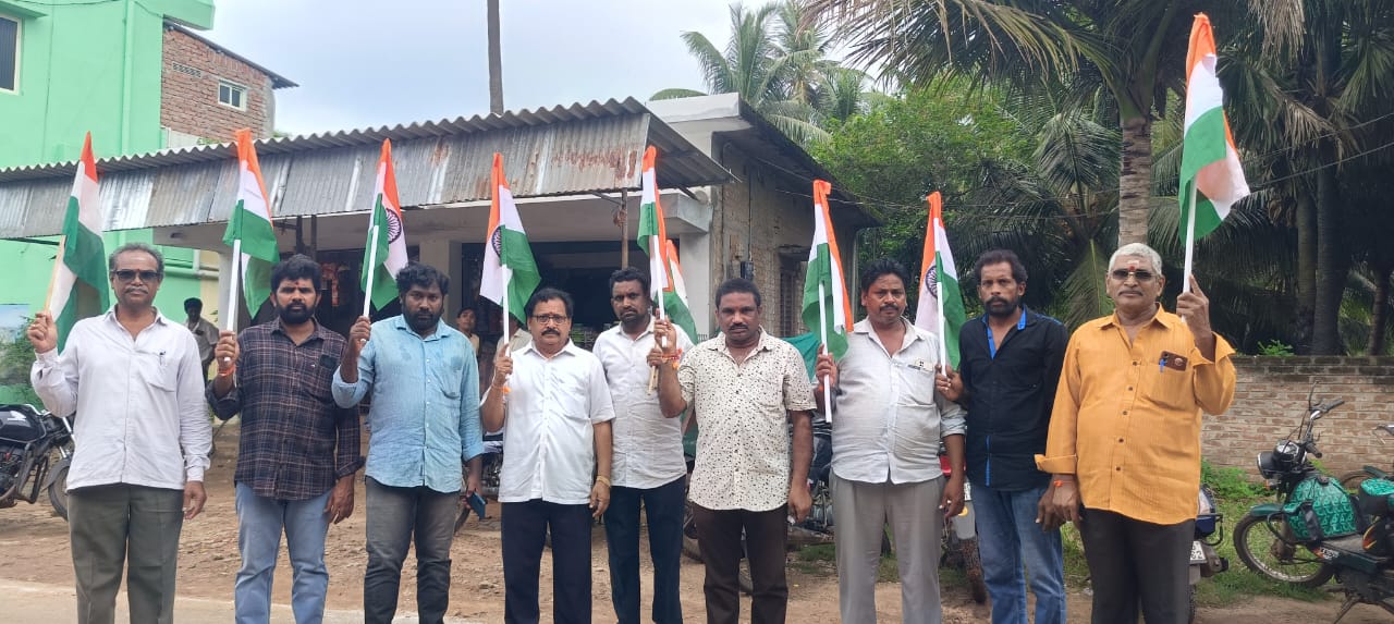 టీ కొత్తపల్లి లో ఘనంగా హర్ ఘర్ తిరంగా యాత్ర