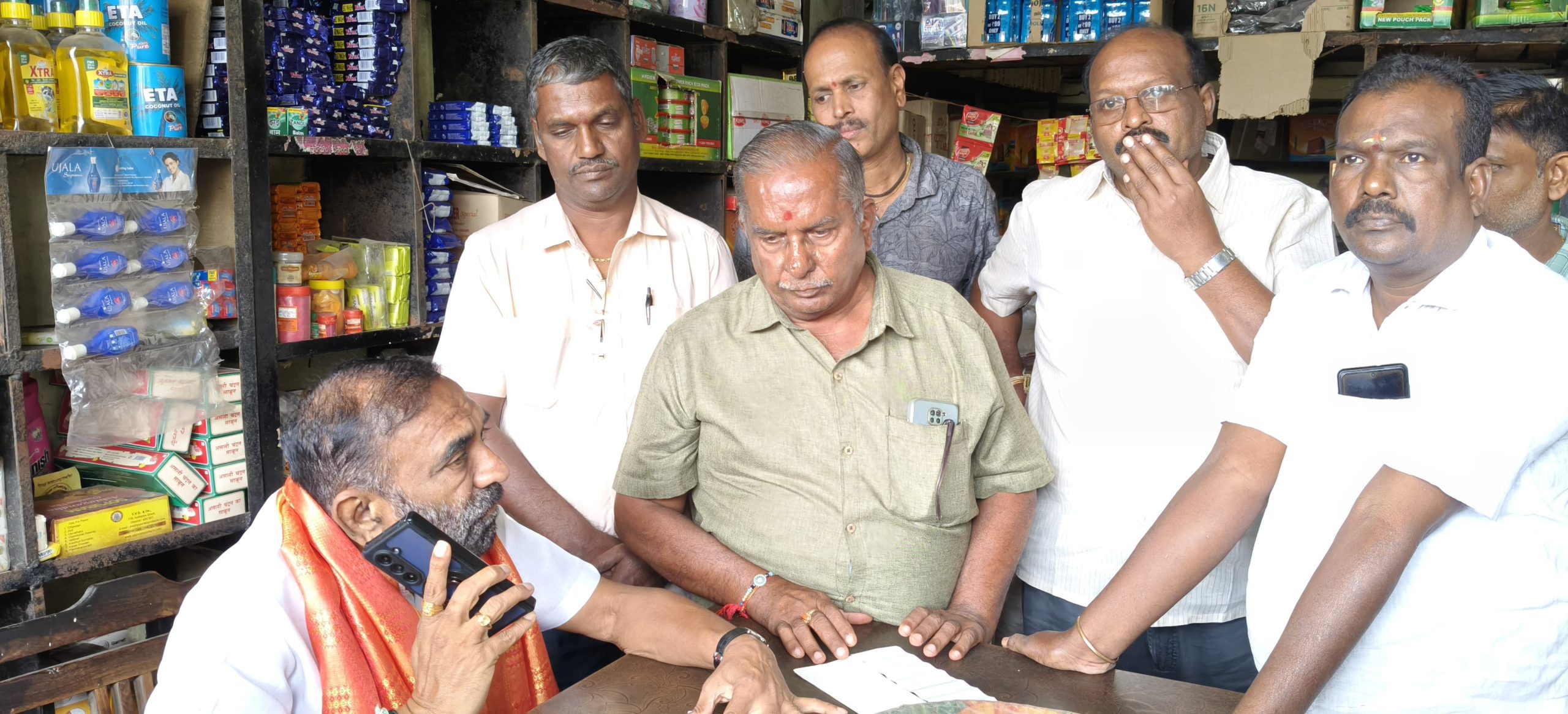 కాంగ్రెస్ నియోజకవర్గ ఇన్చార్జ్ నర్సింగ్ రావును కలిసిన కోరుట్ల వర్తక సంఘం సభ్యులు