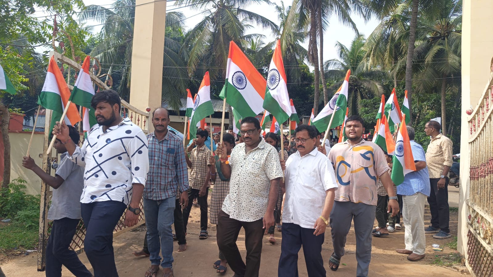 కాట్రేనికోన మండలంలో తిరంగా యాత్ర
