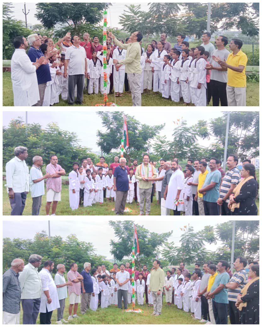 అంజనీపుత్ర చిరంజీవి వాకర్స్ క్లబ్ ఆధ్వర్యంలో జాతీయ జెండా ఆవిష్కరణ