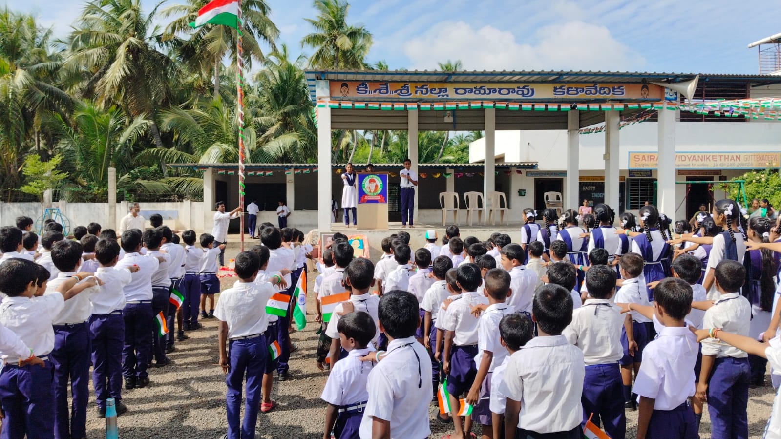 పాఠశాలలో ఘనంగా స్వతంత్ర దినోత్సవ వేడుకలు