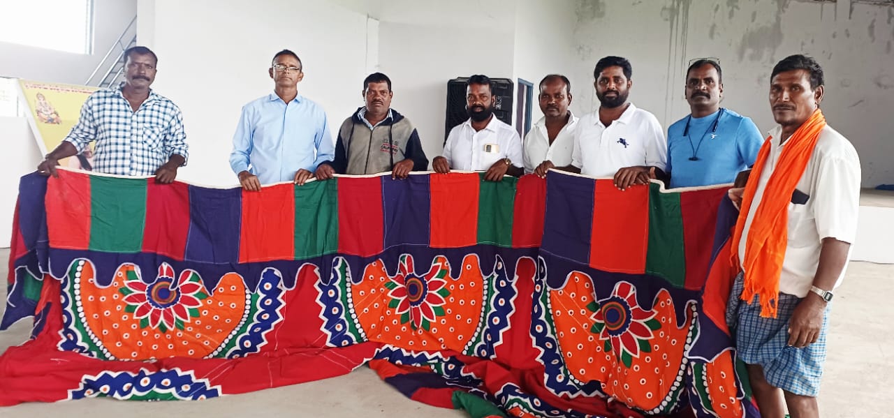 సీతారామచంద్ర ఆలయానికి టెంట్ కొనిచ్చిన భక్తుడు..!