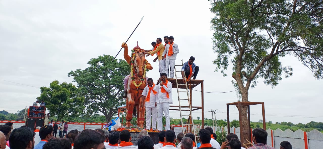 ఘనంగా సర్దార్ పాపన్న గౌడ్ విగ్రహావిష్కరణ