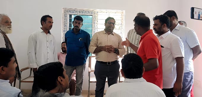 రింగురోడ్డు కోసం రైతులతో సమావేశం