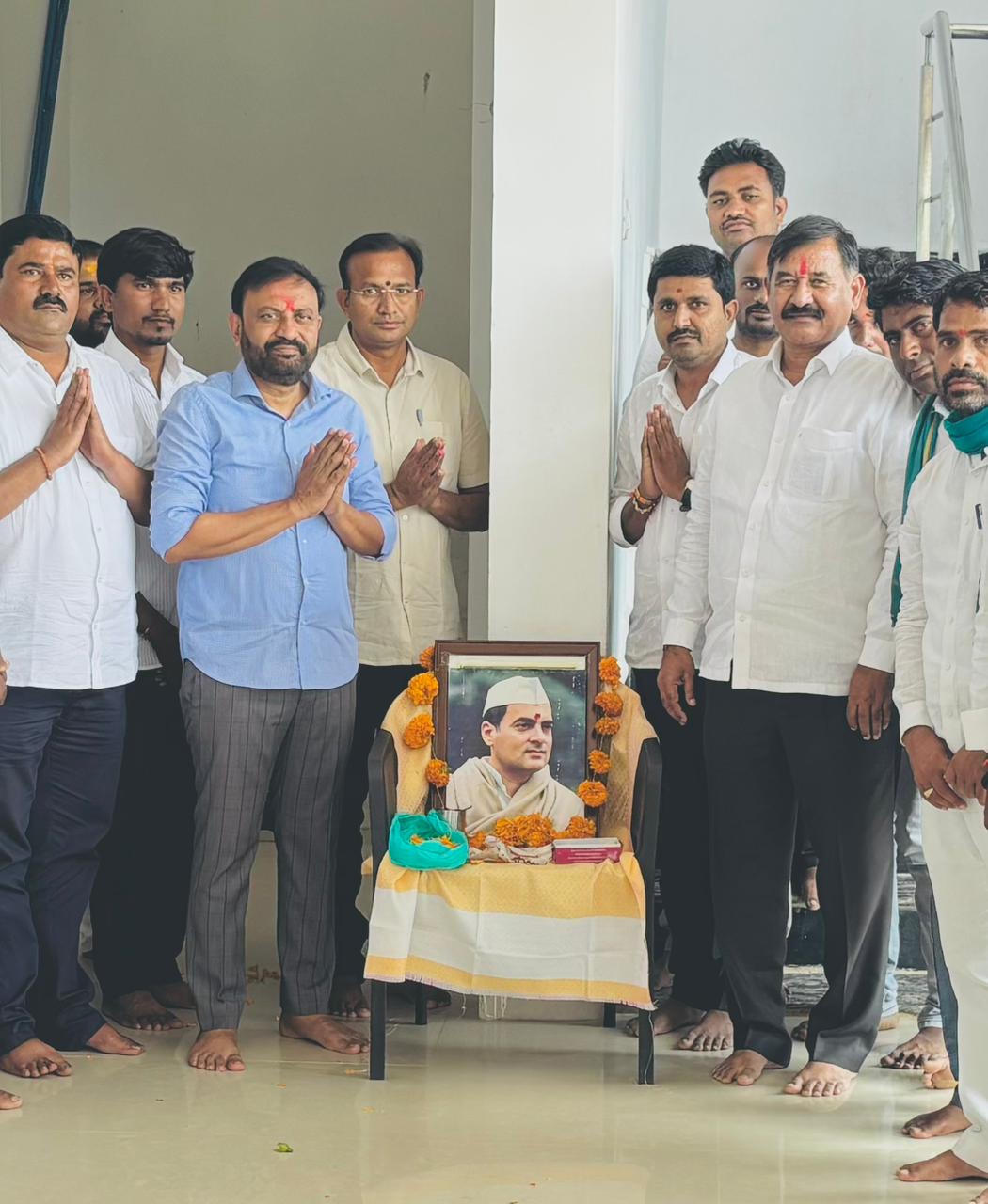 ఘనంగా మాజీ ప్రధాని రాజీవ్ గాంధీ జయంతి పాల్గొన్న ఎమ్మెల్యే తోట లక్ష్మి కాంతారావు