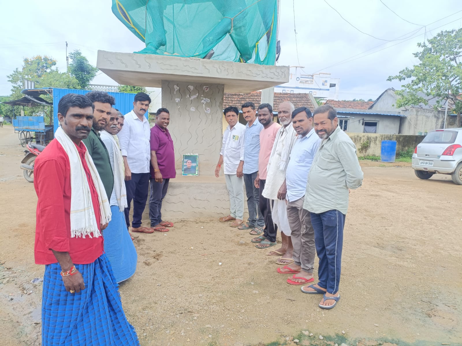 రాజీవ్ గాంధీ జయంతి పాల్గొన్న నాయకులు..!