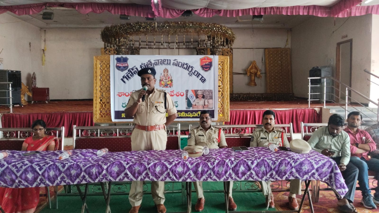 గణేష్ ఉత్సవాలను శాంతియుతంగా జరుపుకోవాలి:బోధన్ ఏసీపి శ్రీనివాస్