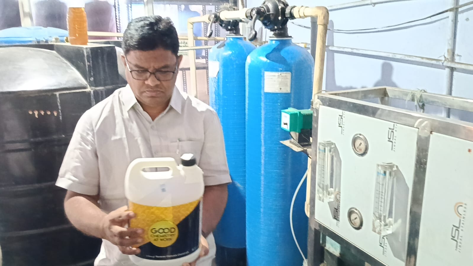 ప్రజల ప్రాణాలతో చెలగాటం ఆడుతున్న వాటర్ ప్లాంట్