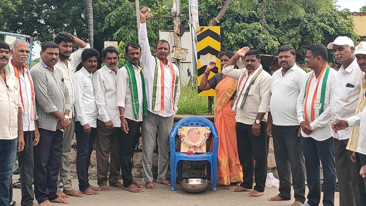 రాజీవ్ గాంధీ సేవలు దేశానికి ఆదర్శంగా నిలిచాయి
