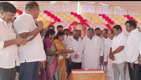 ఘనంగా ఎమ్మెల్యేసుందరపు విజయ్ కుమార్ జన్మదిన వేడుకలు