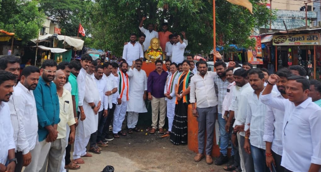 రాజీవ్ గాంధీ దేశానికి చేసినసేవలు చిరస్మరణీయం