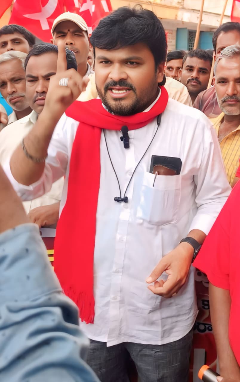 ప్రభుత్వ ఆదాయం మిగులు కోసం పెన్షన్లు కుదింపు నిర్ణయం సిగ్గు చేటు.-సిపిఐ జిల్లా సహాయ కార్యదర్శి బుగత అశోక్