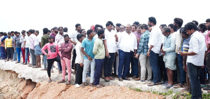 ఉప్పుటేరును సందర్శించిన ఎమ్మెల్యే విజయ్ కుమార్