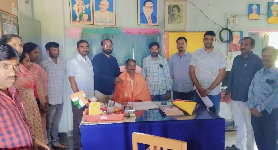 :గెజిటెడ్ ప్రధానోపాధ్యాయులుగా బాధ్యతలు స్వీకరించిన డి. రమేష్