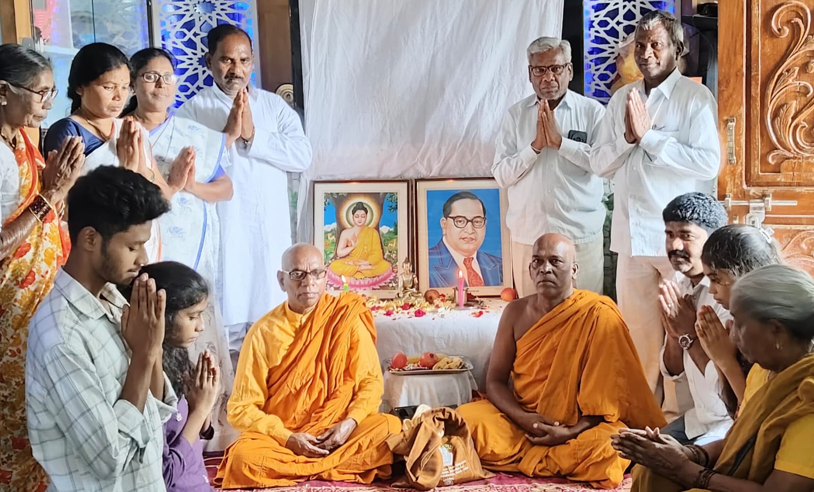 బుద్ధుని శీలమార్గంఉన్నత స్థానానికి చేస్తుంది