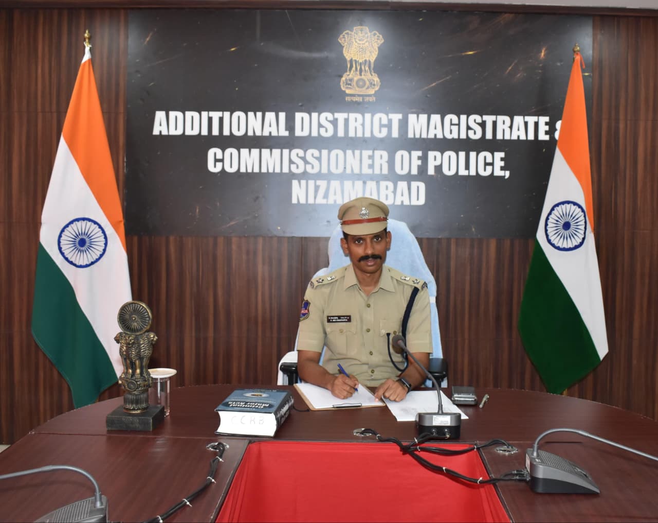 అక్రమ వడ్డీ వ్యాపారులపై కోరాడ..!