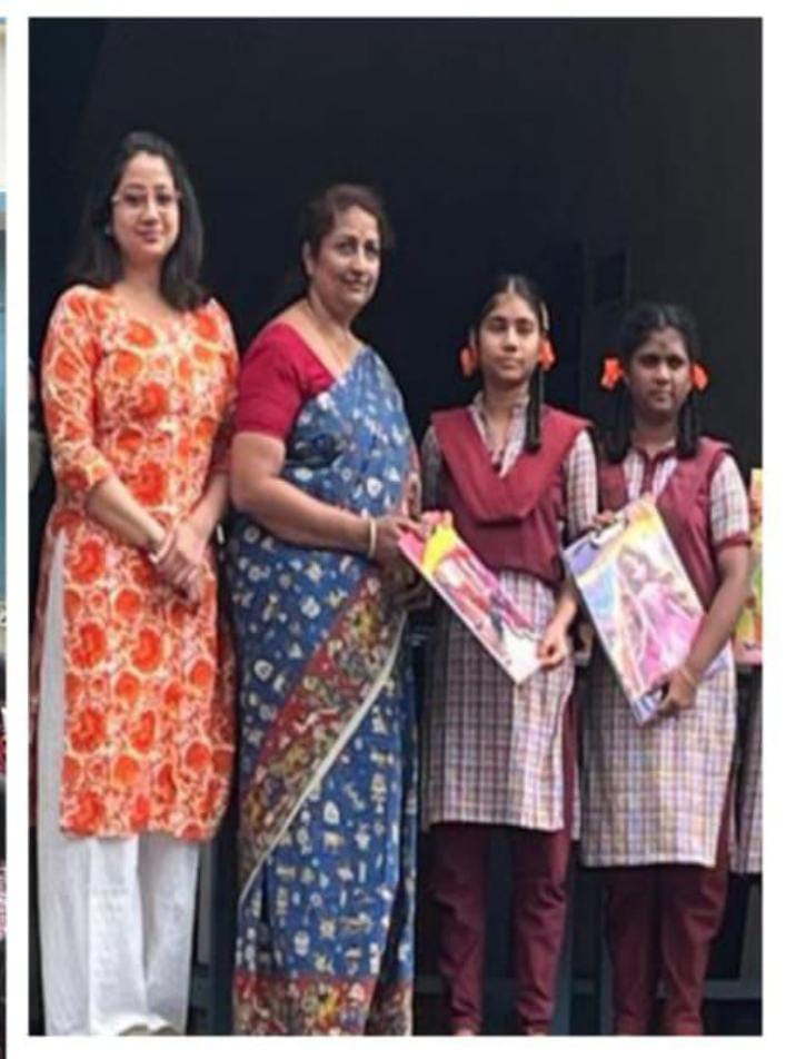 విద్యార్థులకు పరీక్ష ప్యాడ్ల పంపిణీ