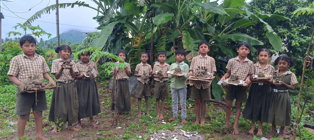 పర్యావరణ పరిరక్షణకు మట్టి విగ్రహాలను పూజిద్దాం