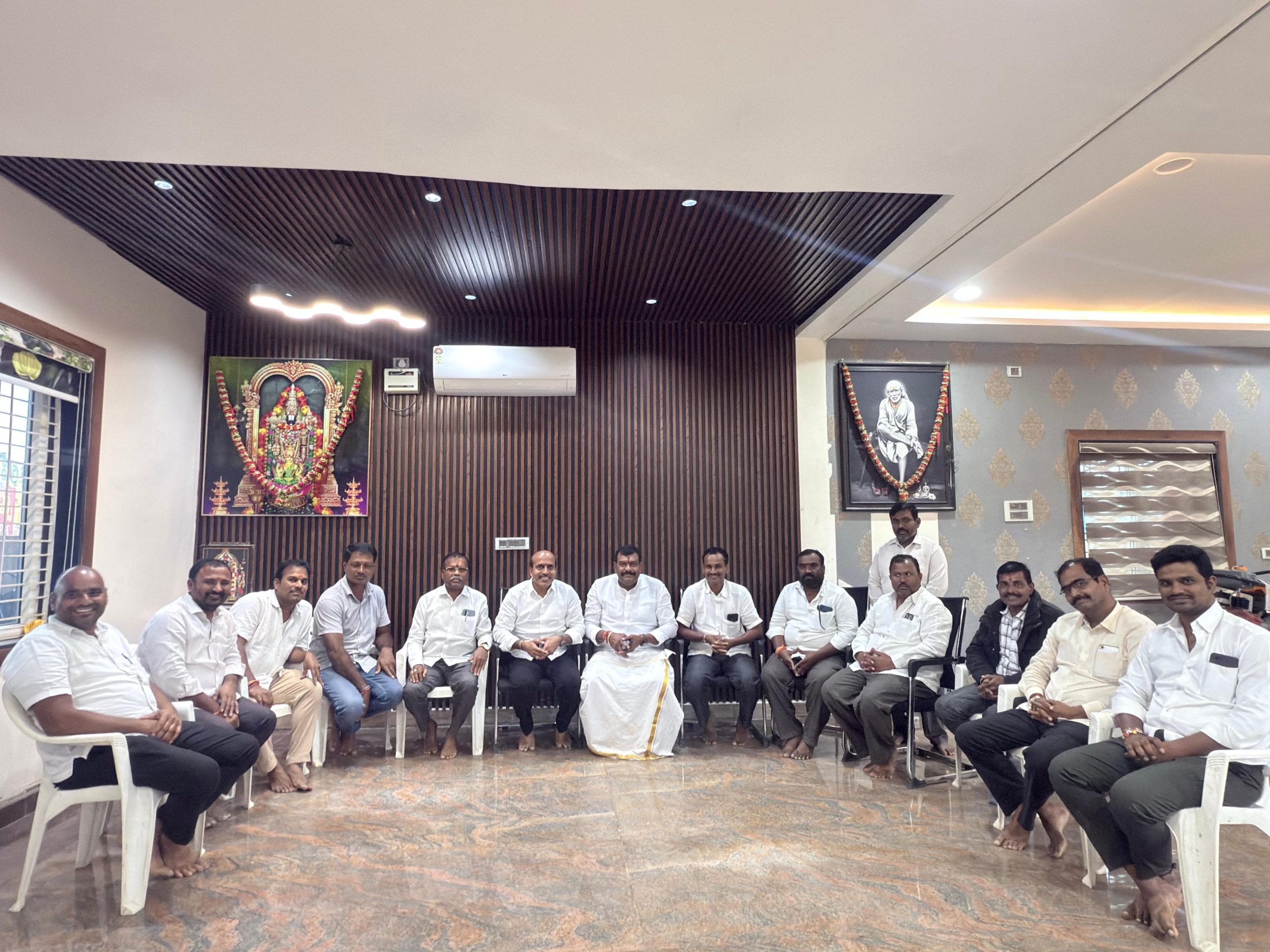 వర్షాల పట్ల ప్రజలు అప్రమత్తంగా ఉండాలి