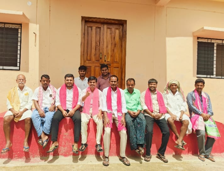 గ్రామపంచాయతీ భవనం కట్టారు ప్రారంభించడం మరిచారు
