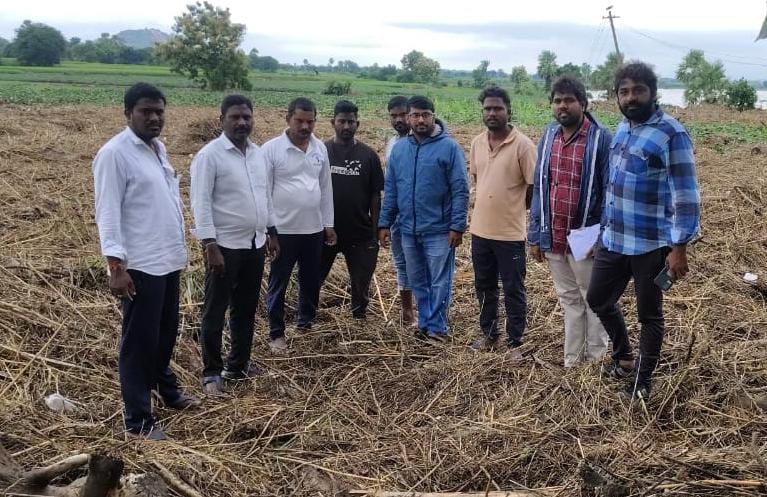 పంటనష్టాన్ని అంచనా వేసిన వ్యవసాయాధికారులు