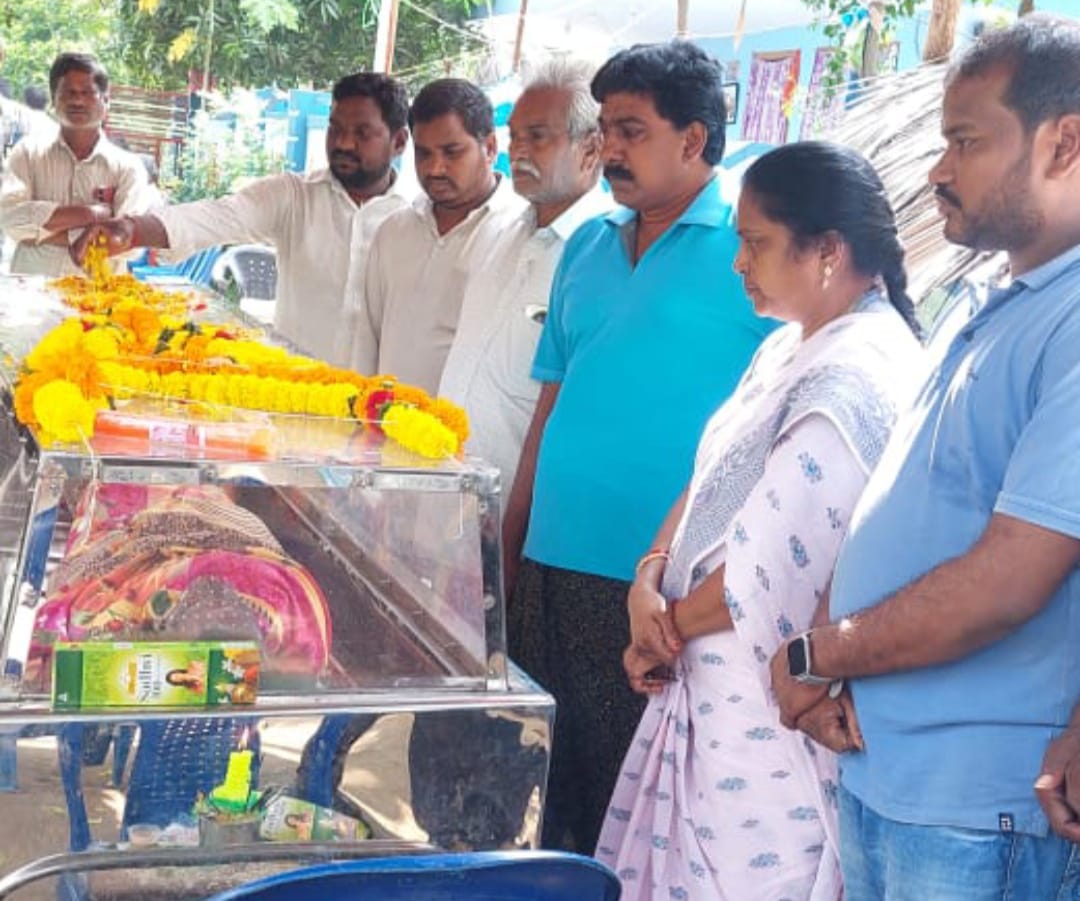 సోషల్ మీడియా కన్వీనర్ కు పితృ వియోగం