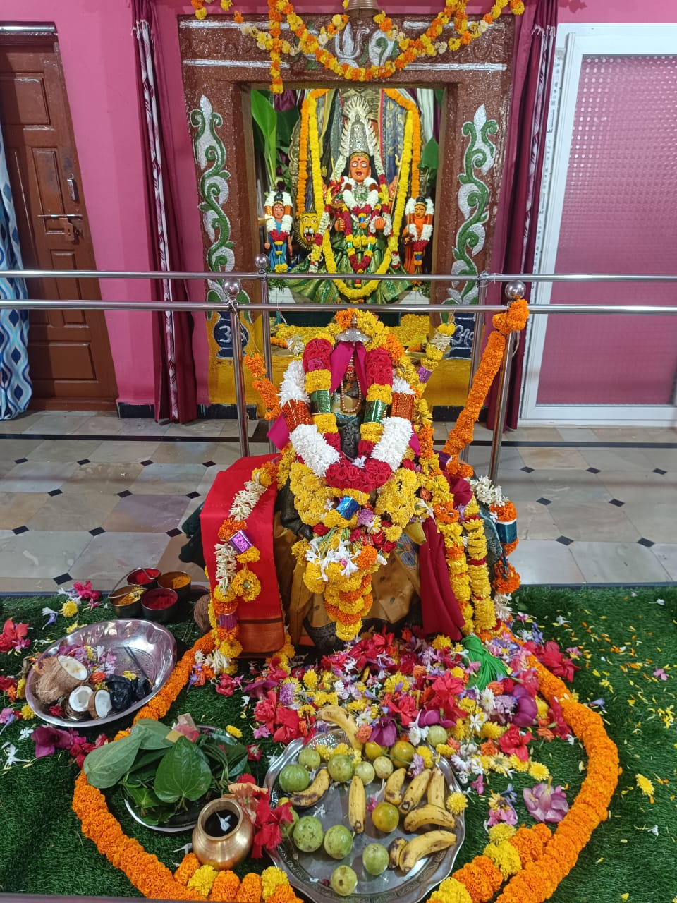 గాయత్రి దేవి అలంకరణలో శ్రీ మారెమ్మ దేవి