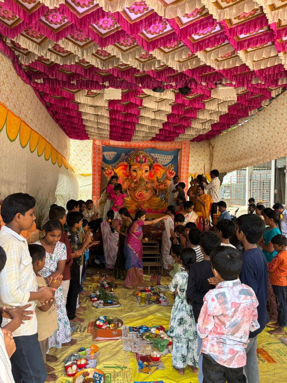 గణేష్ సెంటర్ గణపతికి ఘనంగా పూజలు..