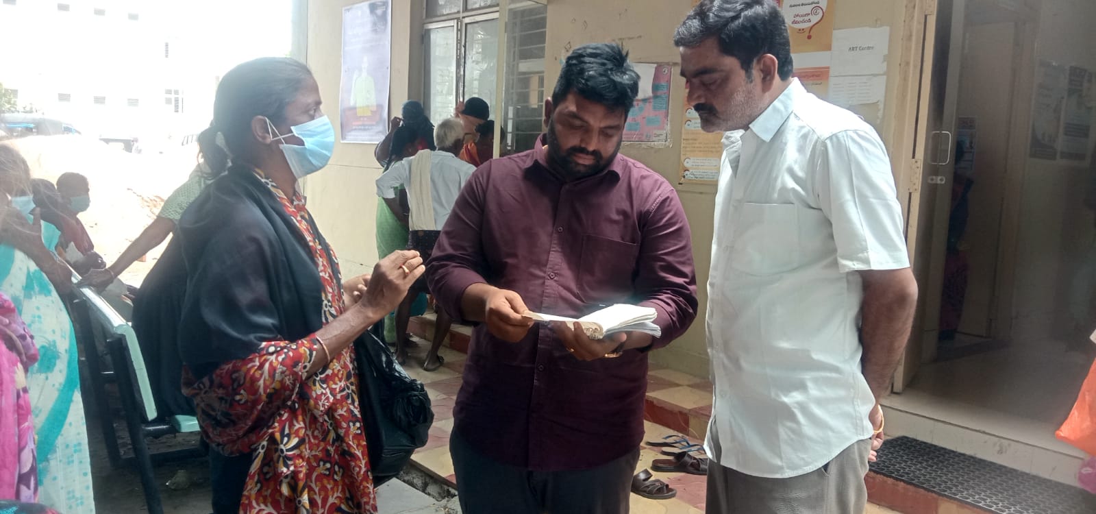 రోగులపై అసభ్యకరంగా ప్రవర్తించినందుకు విచారణ చేపట్టాము. డాక్టర్ మురళీకృష్ణ.