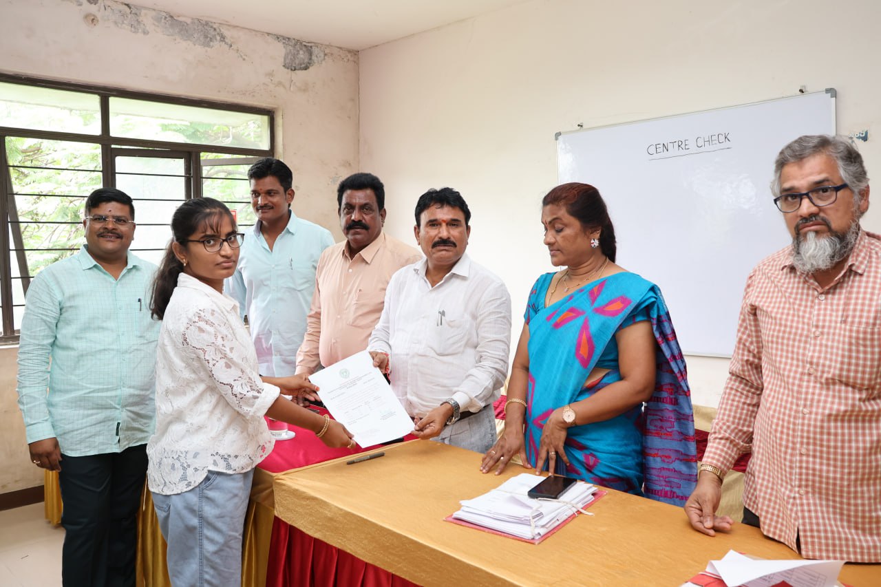 ప్రభుత్వం కల్పిస్తున్న అవకాశాలను లైసెన్సుడ్ సర్వేయర్లు సద్వినియోగం చేసుకోవాలి: జిల్లా సర్వే అండ్ ల్యాండ్ రికార్డ్స్ అధికారి. ఏ .ఐనేష్
