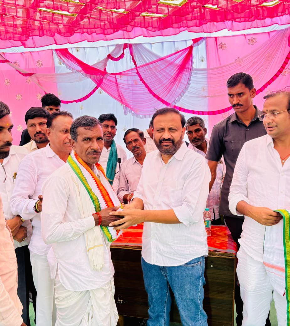 ఎమ్మెల్యే తోట లక్ష్మీ కాంతారావు సమక్షంలో కాంగ్రెస్ పార్టీలోకి భారీ చేరికలు